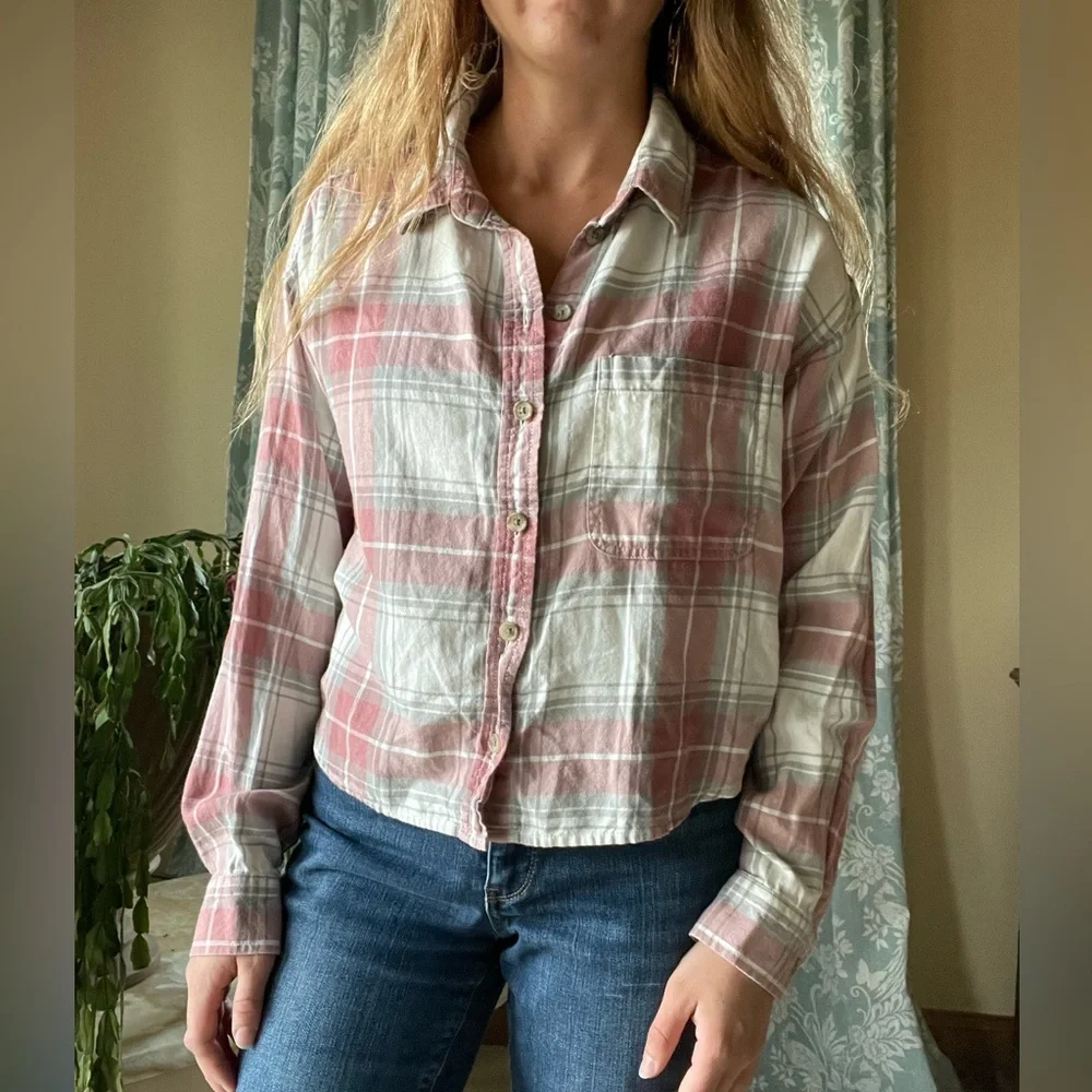 American Eagle cropped tiger plaid button down - Picture 2 of 16